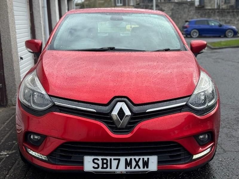 Used Renault Clio IV Dynamique 75 HP (55 kW) 2017 Red Hatchback