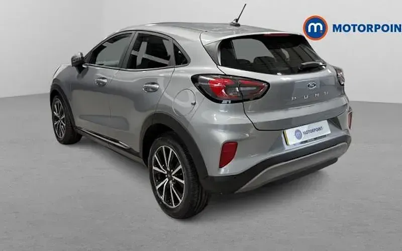 Usado Ford Puma Titanium 125 HP (91 kW) 2023 Prateado SUV