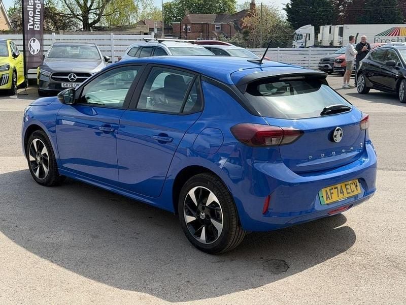 Second-hand Vauxhall Corsa-e Design Edition 100 kW (136 CP) 2024 Albastru Hatchback