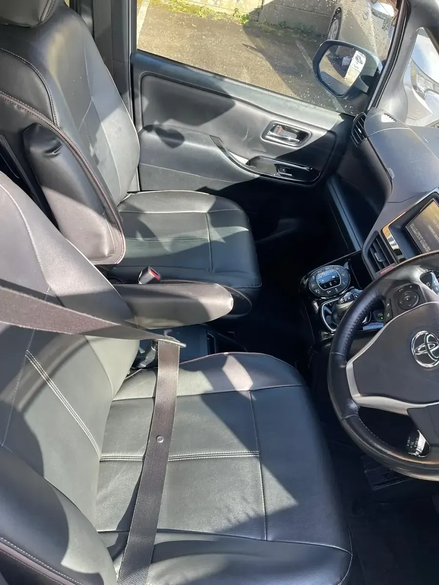 Used Toyota Noah 2018 White MPV