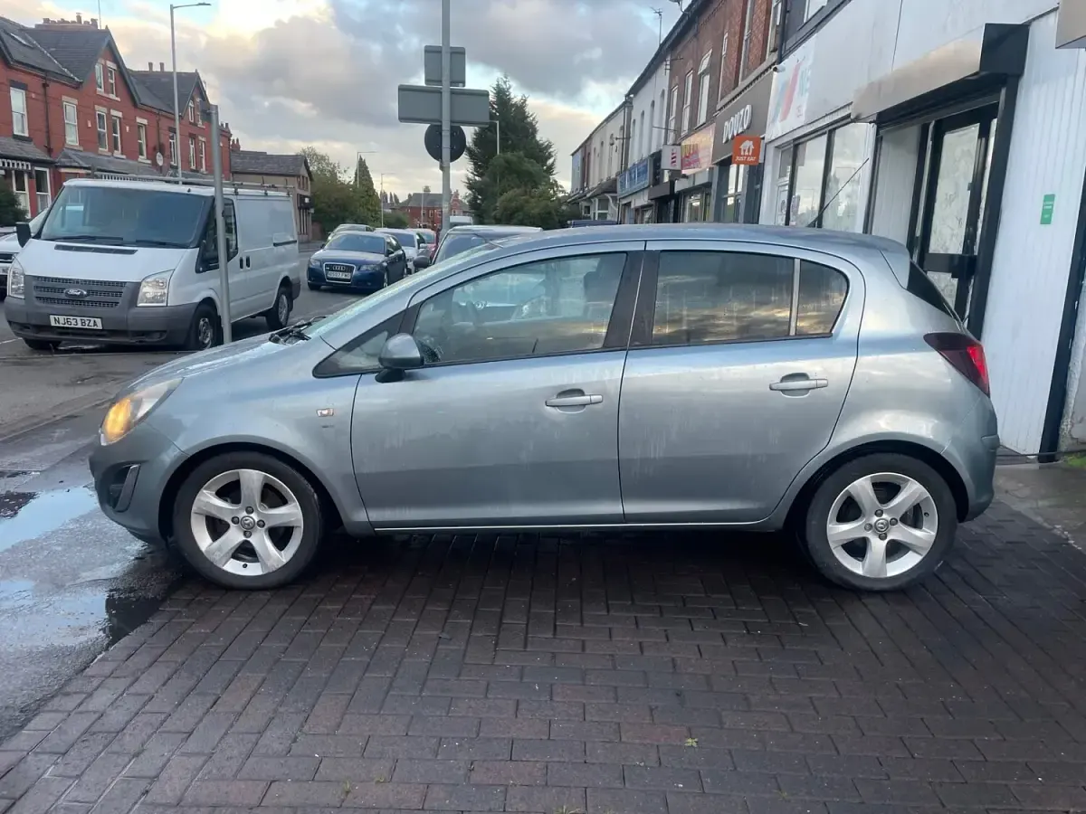 Used Vauxhall Corsa 90 HP (66 kW) 2012 Silver Hatchback