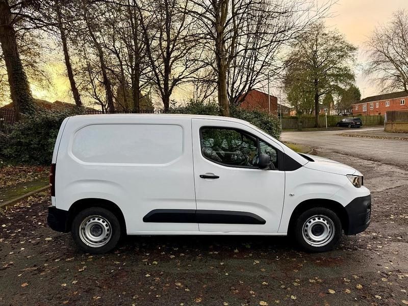 Used Peugeot Partner S 2019 White MPV