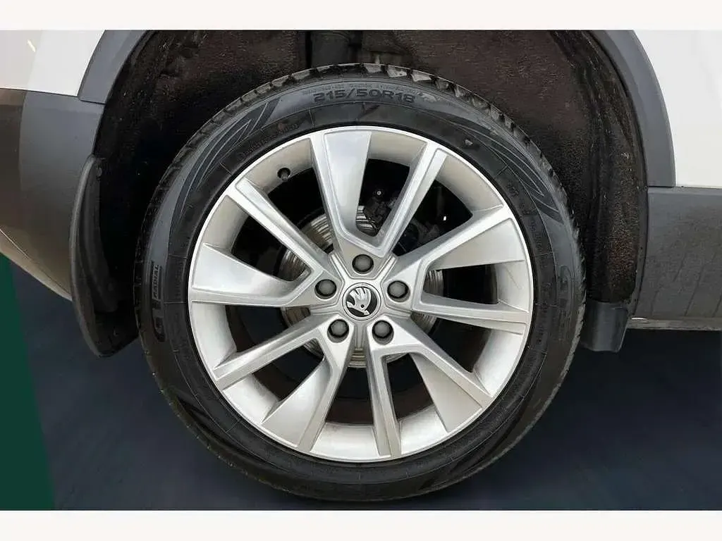 Used Skoda Karoq SE L 150 HP (110 kW) 2018 White SUV