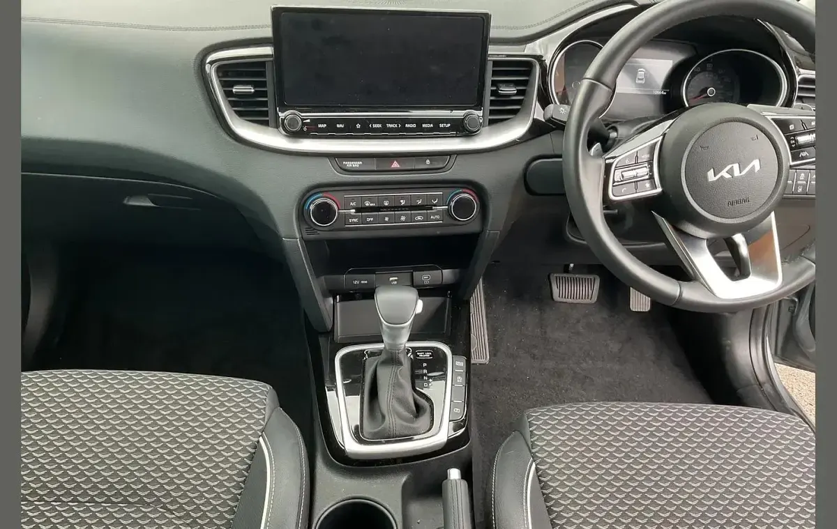 Used Kia XCeed 112 HP (82 kW) 2025 Silver SUV