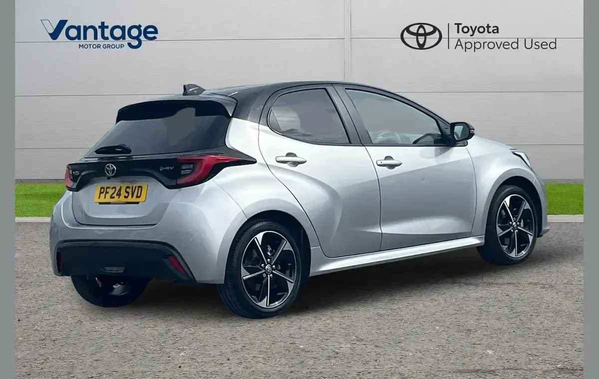 Used Toyota Yaris Edition 128 HP (94 kW) 2024 Silver Hatchback