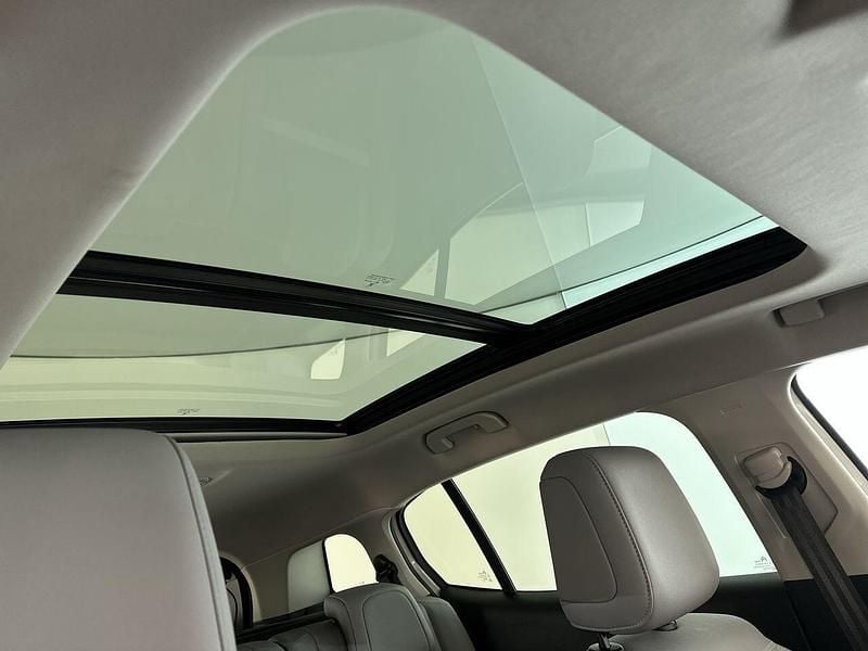 White Used 2024 Citroën C5 Aircross PureTech SUV | £19,990 (Fair price) - Image 1/4