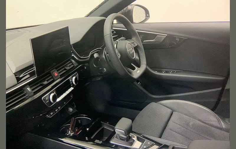 Used Audi A4 Black Edition 147 HP (108 kW) 2024 Grey Sedan