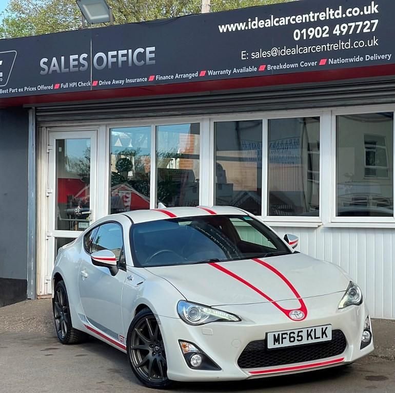 White Used 2015 Toyota GT86 GT Coupe | £15,295 (Good price) - Image 1/3