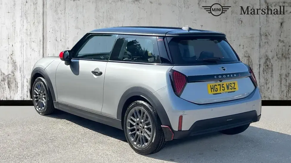 Usado Mini Cooper S Hatch 201 HP (147 kW) 2026 Prateado Citadino