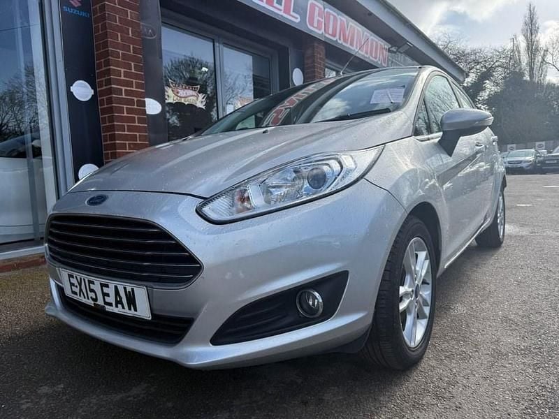 Used Ford Fiesta Zetec 100 HP (73 kW) 2015 Silver Hatchback