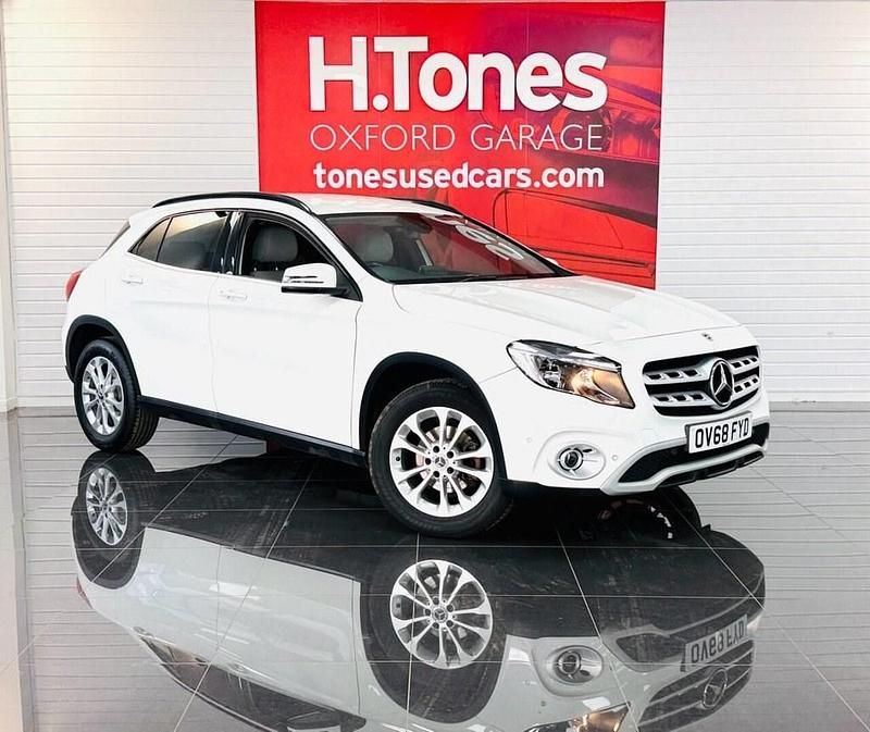 Used Mercedes GLA200 Executive 156 HP (114 kW) 2018 White SUV
