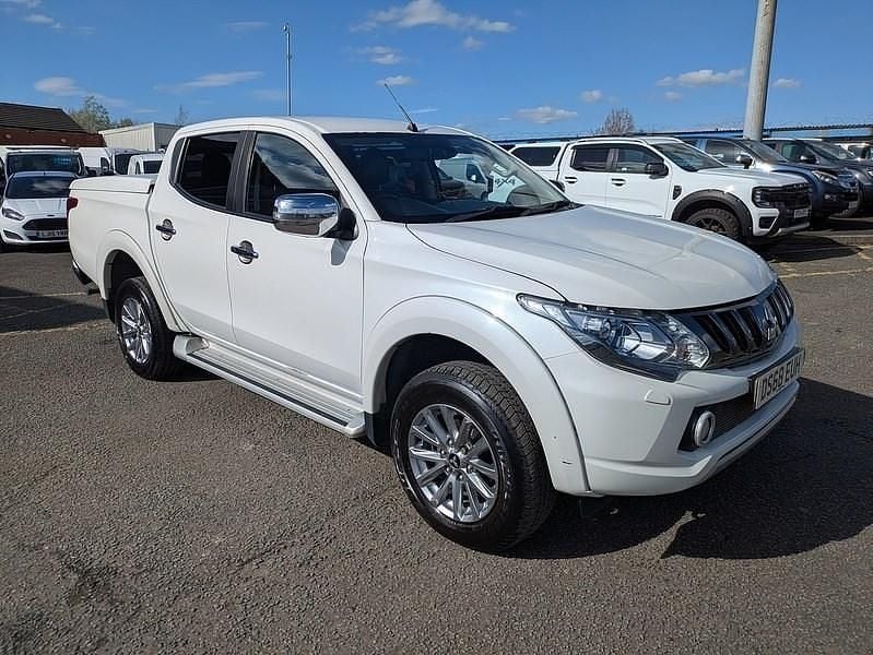 Used Mitsubishi L200 181 HP (133 kW) 2018 White Pickup