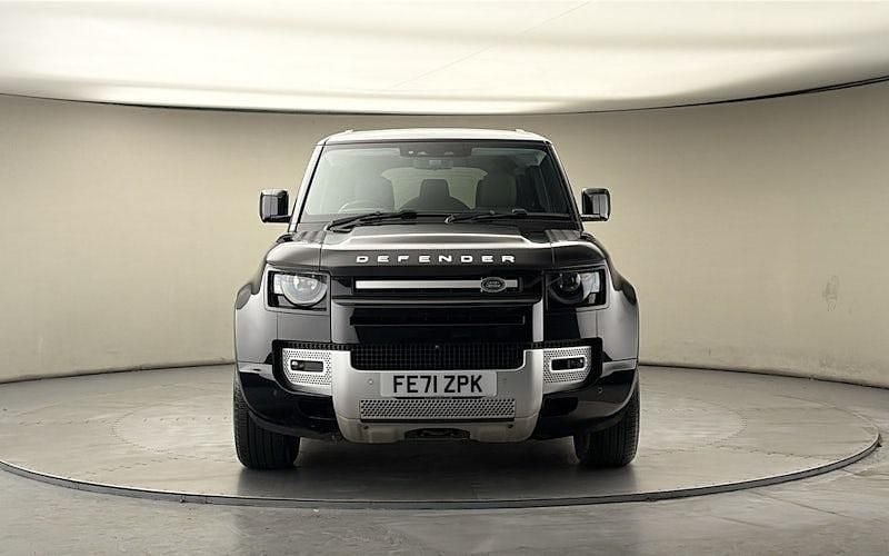 Used Land Rover Defender 249 HP (183 kW) 2023 SUV