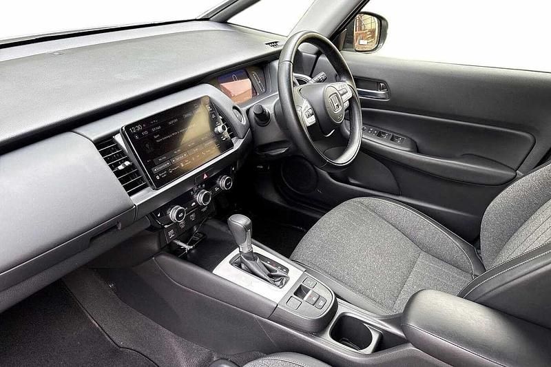 Used Honda Jazz Hybrid 109 HP (80 kW) 2021 White Hatchback