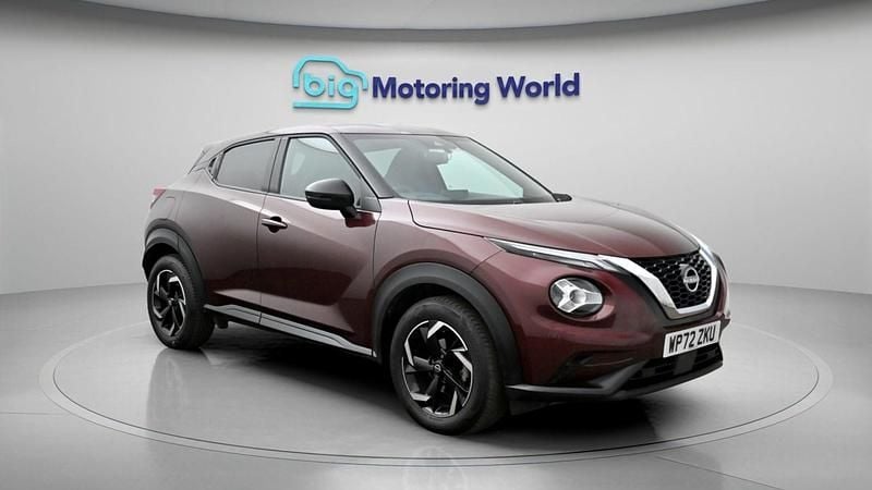 Used Nissan Juke N-Connecta 114 HP (83 kW) 2022 Red SUV