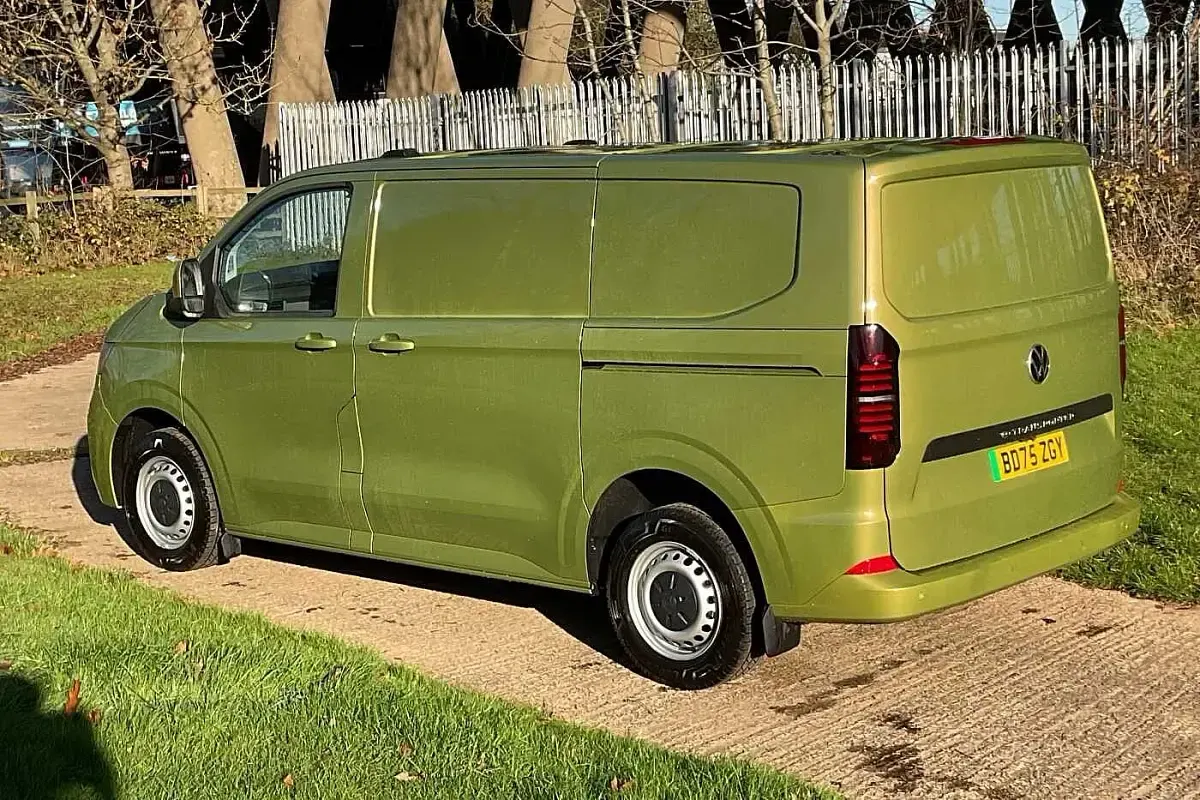Used VW T7 100 kW (136 HP) 2025 Green Van