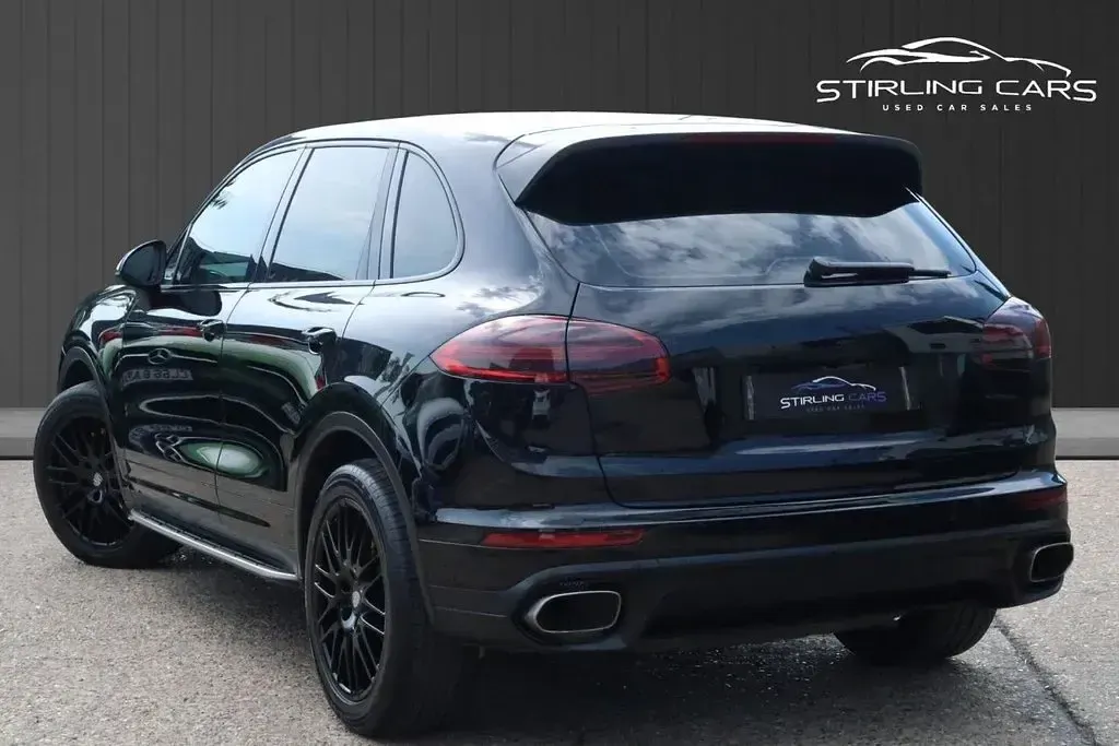 Used Porsche Cayenne 262 HP (192 kW) 2015 Black SUV