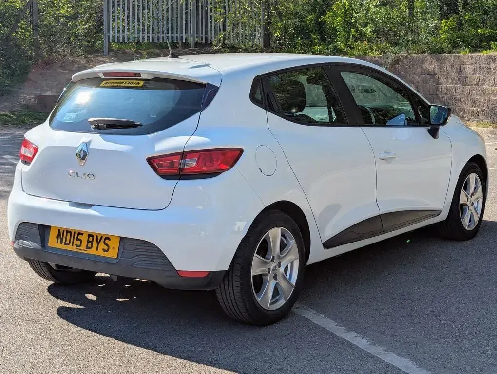 Used Renault Clio IV Expression+ 2015 White Hatchback