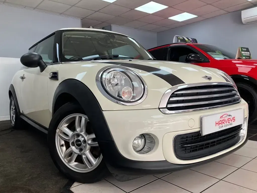 Used Mini ONE Hatch 98 HP (72 kW) 2013 White Hatchback