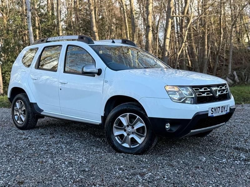 White Used 2017 Dacia Duster Lauréate Hatchback | £10,495 (Fair price) - Image 1/4