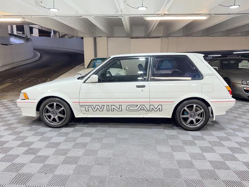 Used Toyota Corolla GT 132 HP (97 kW) 2018 White Hatchback