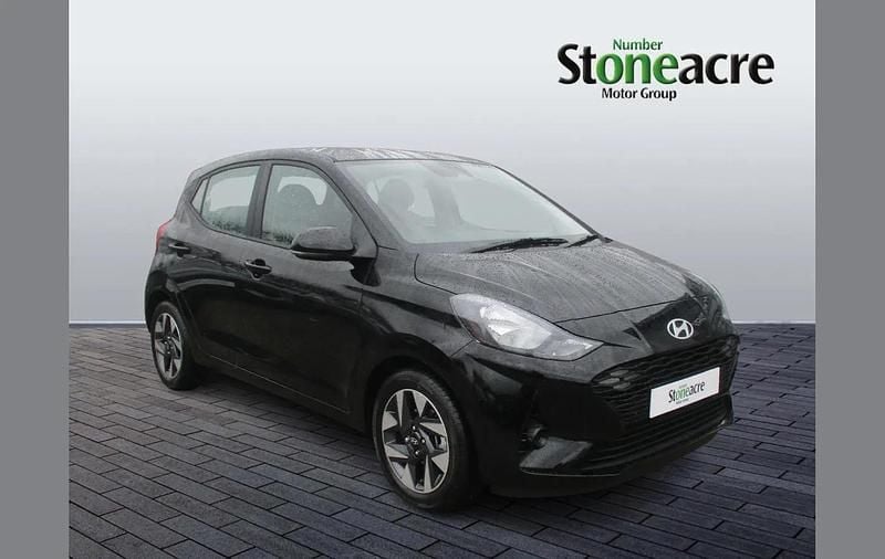 Black New 2025 Hyundai i10 Advanced Hatchback | £15,350 (Good price) - Image 1/4