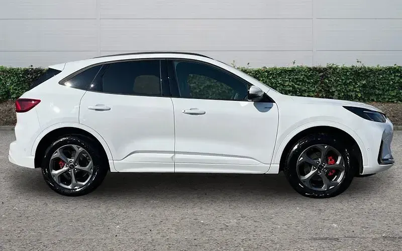 New Ford Kuga ST-Line 242 HP (177 kW) 2026 White SUV