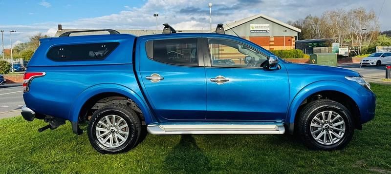 Used Mitsubishi L200 2017 Blue Pickup