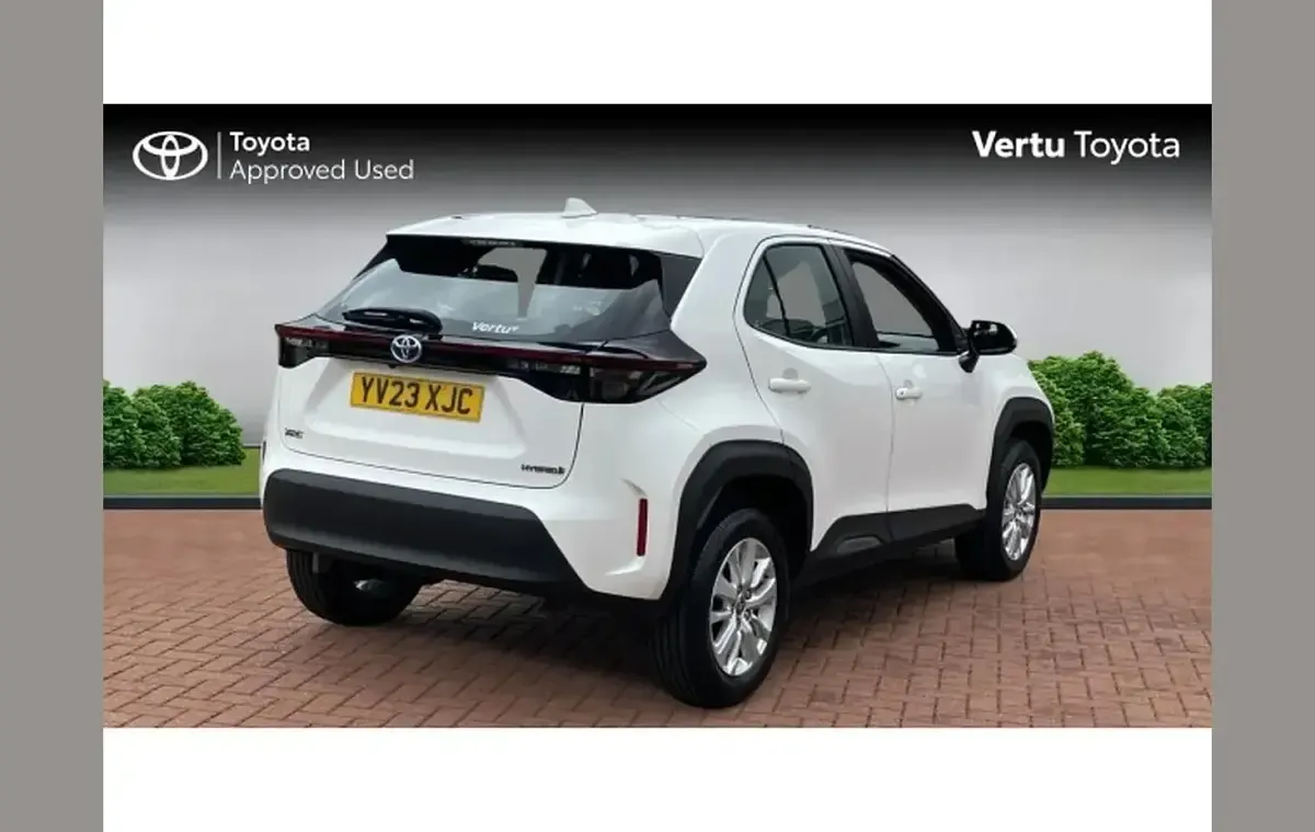 Used Toyota Yaris Cross 113 HP (83 kW) 2023 White SUV