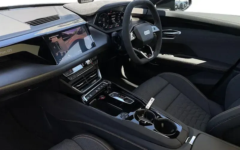 New Audi e-tron GT quattro 434 kW (591 HP) 2026 Sedan