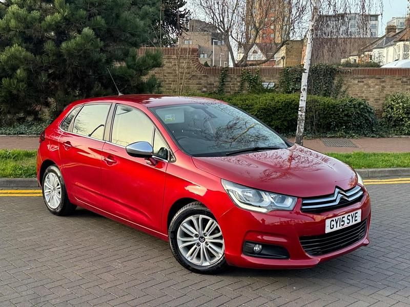 Used Citroën C4 Flair 114 HP (83 kW) 2015 Red Hatchback