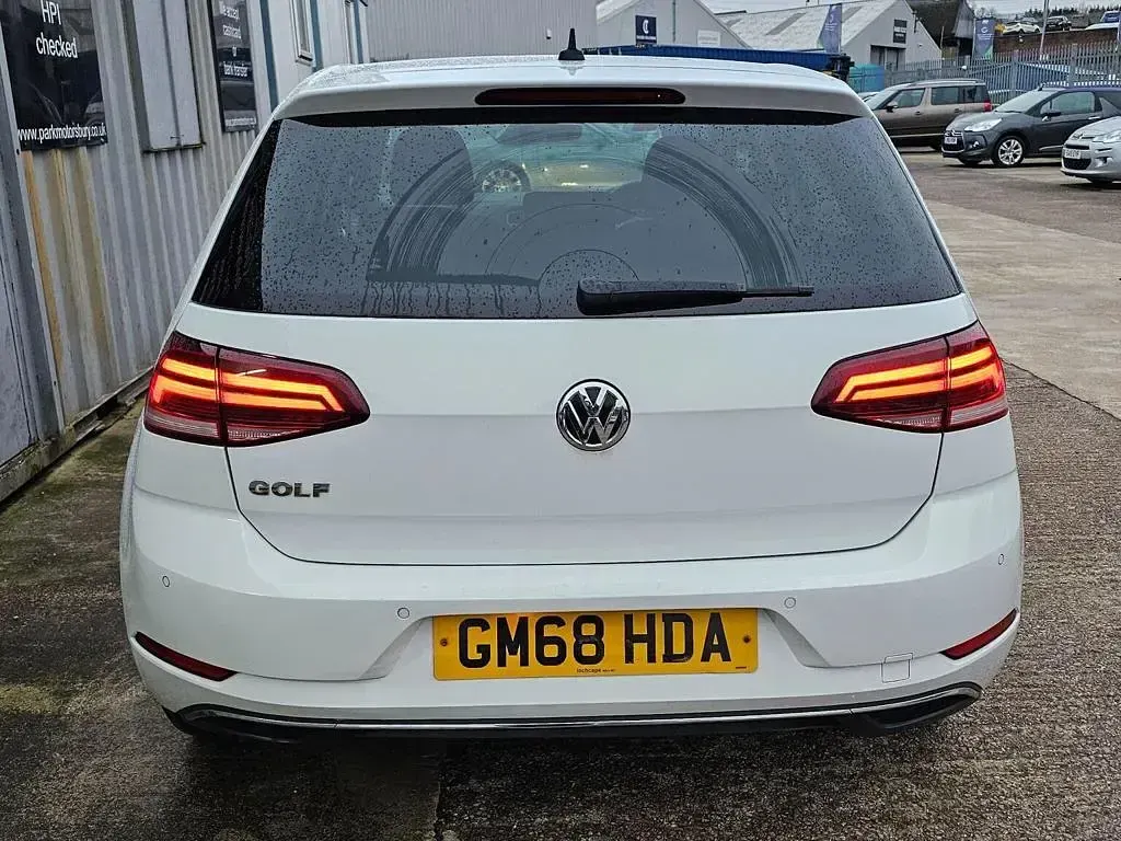 Used VW Golf VII Match 115 HP (84 kW) 2019 White Hatchback