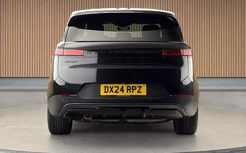 Used Land Rover Range Rover Sport SE 300 HP (220 kW) 2026 SUV