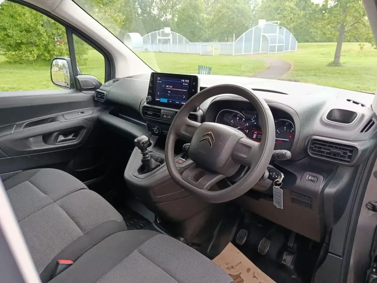 Used Citroën Berlingo 99 HP (72 kW) 2022 Grey MPV