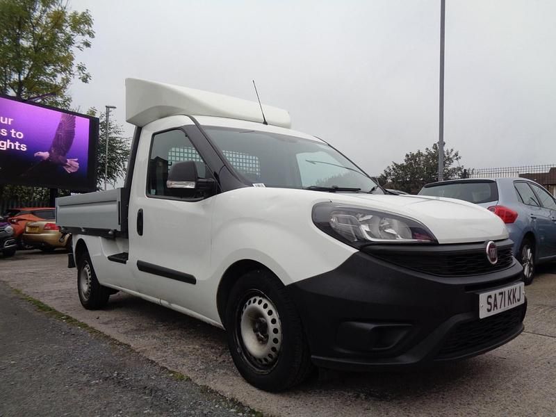 Begagnad Fiat Doblò 2021 Vit Minibuss