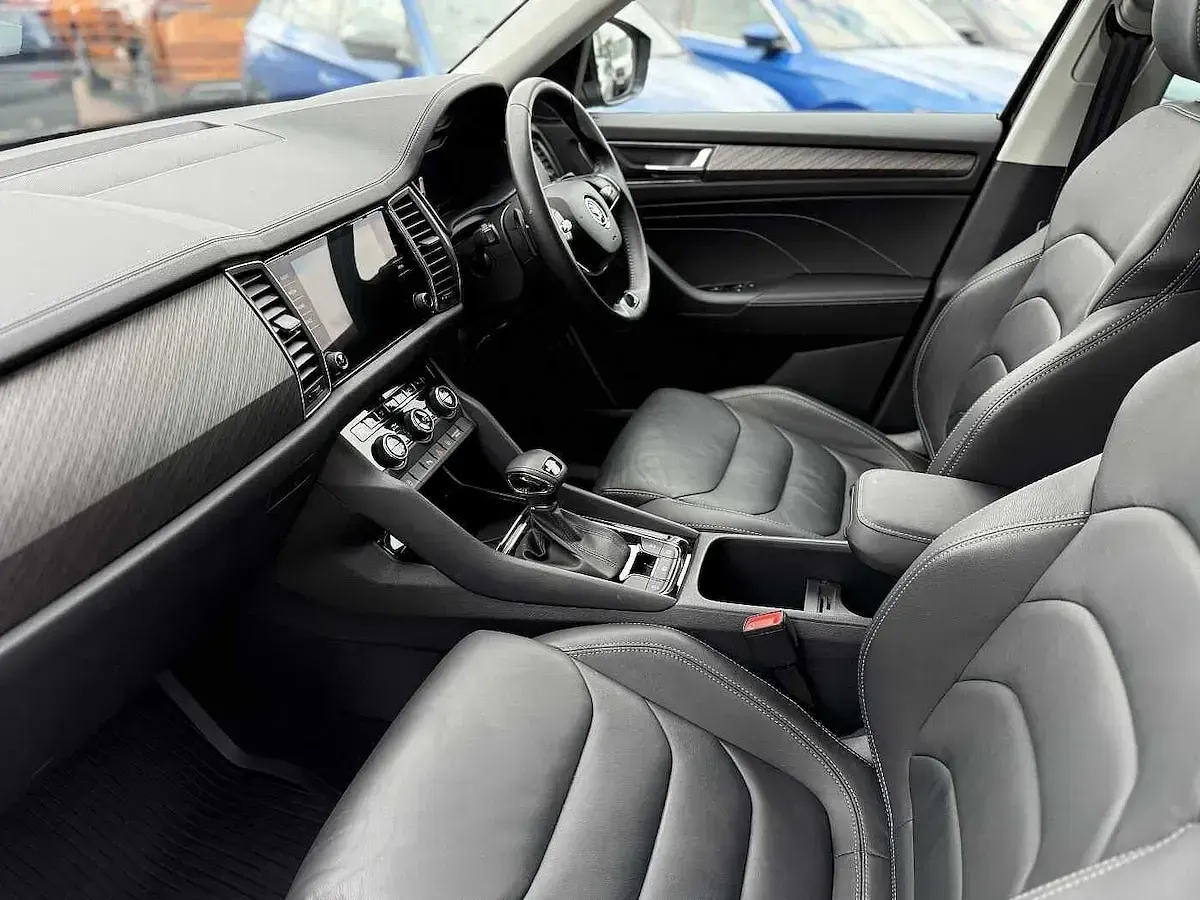 Used Skoda Kodiaq SE L Executive 150 HP (110 kW) 2024 Black magic pearl effect SUV