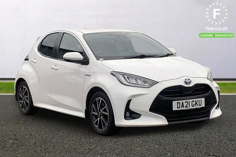 White Used 2021 Toyota Yaris Hybrid Design Hatchback | £14,099 (Good price) - Image 1/3