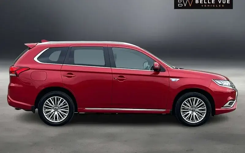 Usado Mitsubishi Outlander P-HEV 177 HP (130 kW) 2018 Carrinha