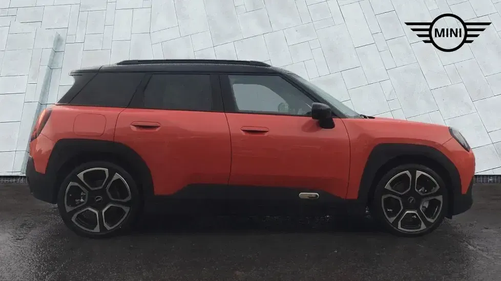 Used Mini Aceman 133 kW (181 HP) 2025 Red SUV