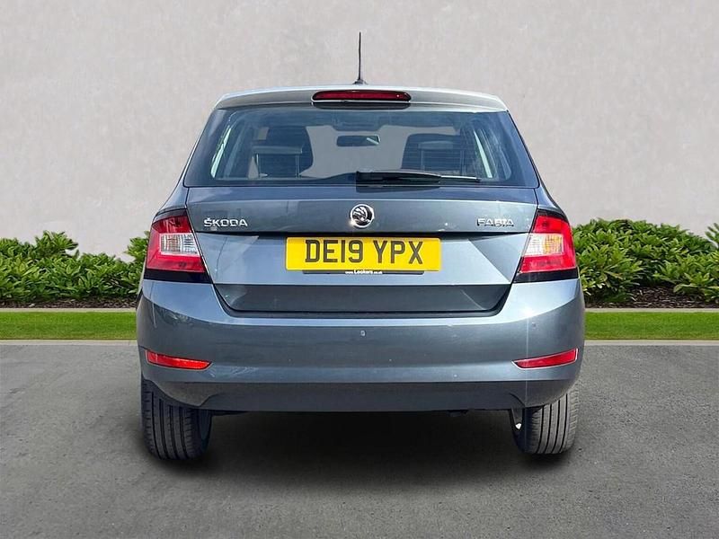 Used Skoda Fabia Colour Edition 75 HP (55 kW) 2019 Grey Hatchback