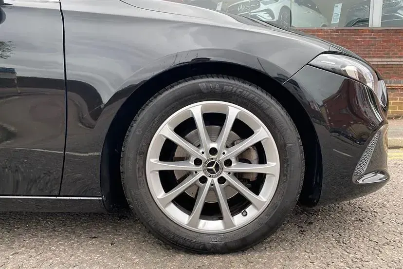 Used Mercedes A180 116 HP (85 kW) 2019 Cosmos black Hatchback