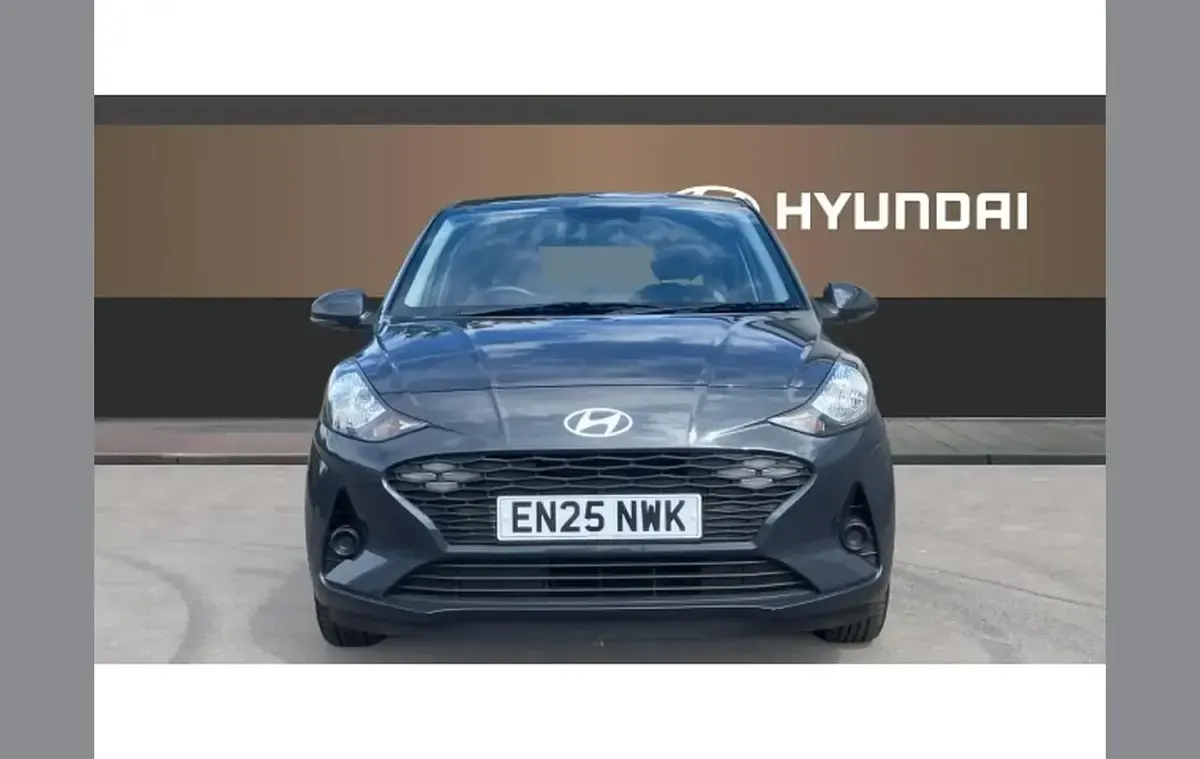 Used Hyundai i10 Advanced 79 HP (58 kW) 2025 Grey Hatchback