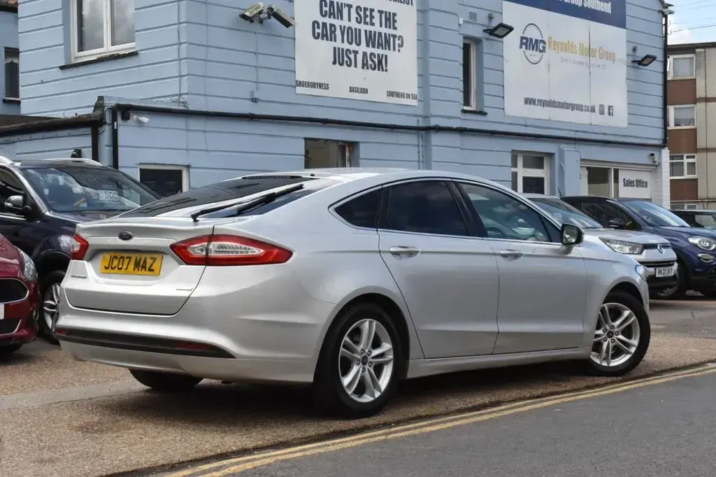 Used Ford Mondeo Zetec 125 HP (91 kW) 2015 Silver Hatchback