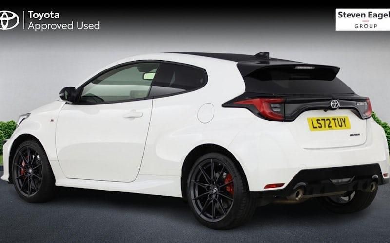 Used Toyota Yaris 261 HP (191 kW) 2021 White Hatchback
