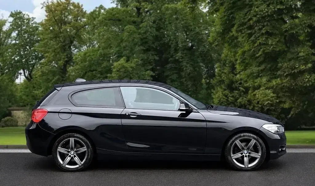 Used BMW 118 Sport Line 150 HP (110 kW) 2018 Black Hatchback