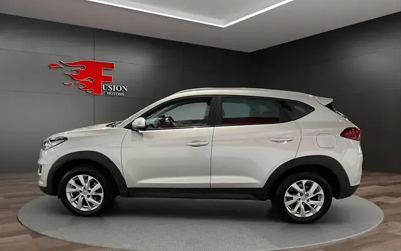 Used Hyundai Tucson SE 132 HP (97 kW) 2019 Silver SUV