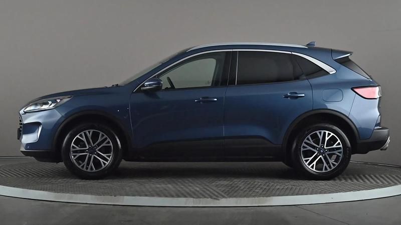 Used Ford Kuga Titanium 150 HP (110 kW) 2023 Blue SUV