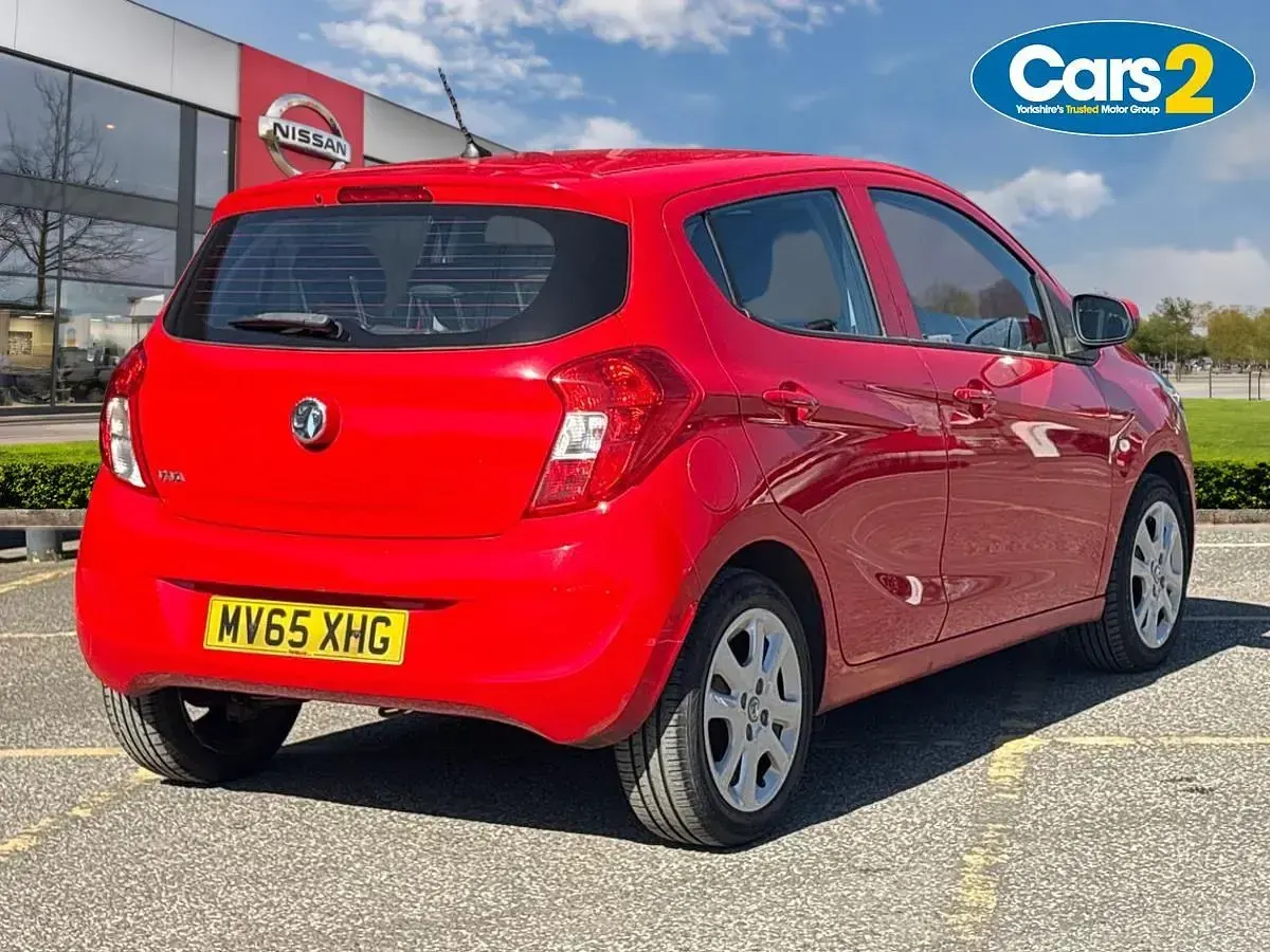 Second-hand Vauxhall Viva 75 CP (55 kW) 2015 Roșu Hatchback