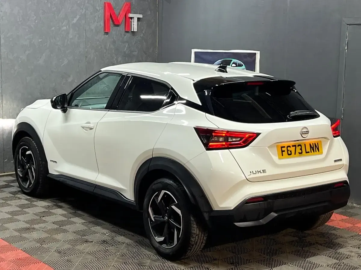 Used Nissan Juke N-Connecta 143 HP (105 kW) 2023 White SUV