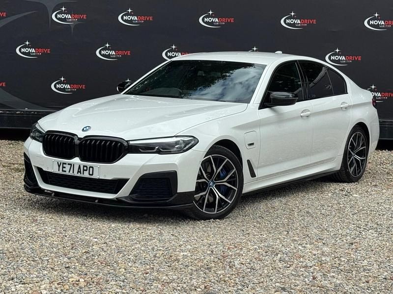 White Used 2021 BMW 545e M Sport Sedan | £26,995 (Fair price) - Image 1/4